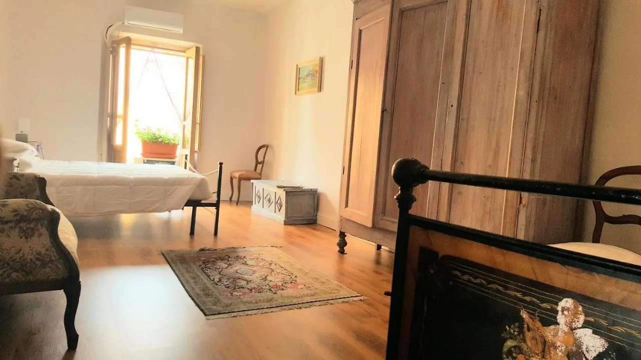 Bed & Breakfast Villa Julia Bosa Italy